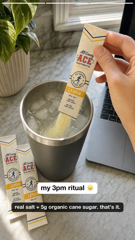 my 3pm ritual ☀️ / real salt + 5g organic cane sugar. that’s it.